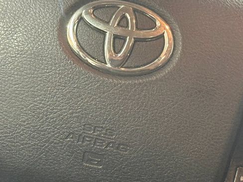 Used 2020 Toyota 4Runner Venture AWD/4WD image 16