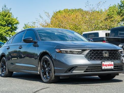 Used 2025 Honda Accord SE image 2