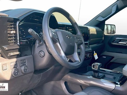Used 2025 Chevrolet Silverado 1500 ZR2 w/ Technology Package image 13