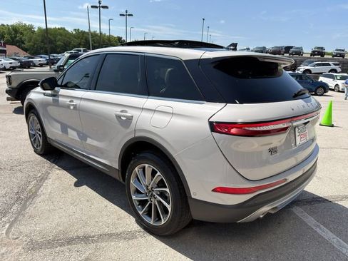 Used 2023 Lincoln Corsair FWD w/ Equipment Group 102A image 5