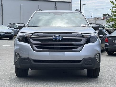 Certified 2025 Subaru Forester Premium AWD/4WD image 31