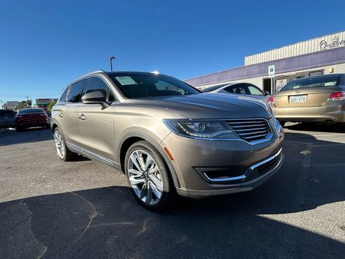 Used 2017 Lincoln MKX Reserve image 3