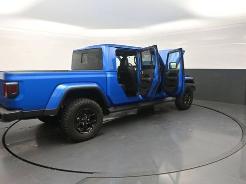 Used 2025 Jeep Gladiator Sport AWD/4WD image 35