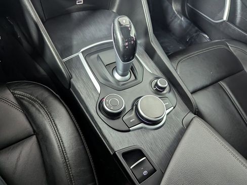 Used 2019 Alfa Romeo Giulia w/ Nero Edizione RWD image 20