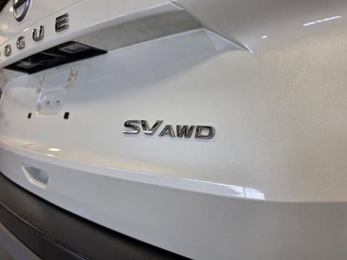 Used 2023 Nissan Rogue SV AWD/4WD image 11