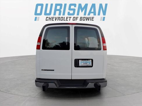 Used 2025 Chevrolet Express 2500 w/ Driver Convenience Package RWD image 4
