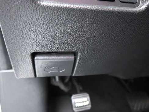 Used 2023 Nissan Titan PRO-4X w/ Pro-4x Convenience Package image 34