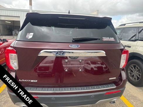 Used 2022 Ford Explorer Limited w/ Equipment Group 301A image 4