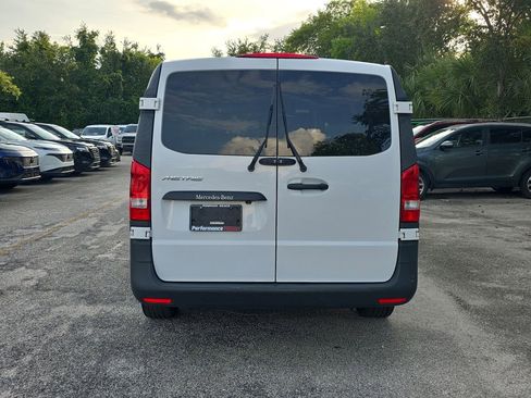 Used 2021 Mercedes-Benz Metris image 7
