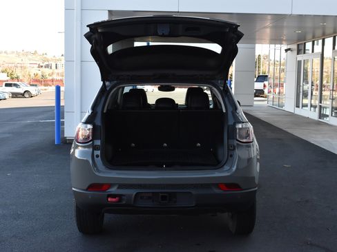 Used 2022 Jeep Compass Trailhawk w/ Trailhawk Convenience Group image 8