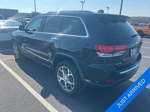 Used 2022 Jeep Grand Cherokee Limited w/ Tech Group AWD/4WD image 2