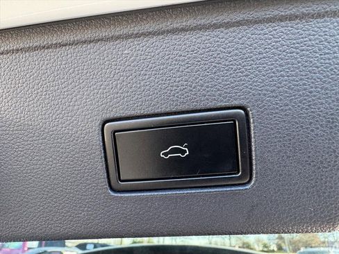 Used 2021 Volkswagen Atlas Cross Sport SE w/ Panoramic Sunroof Package image 10