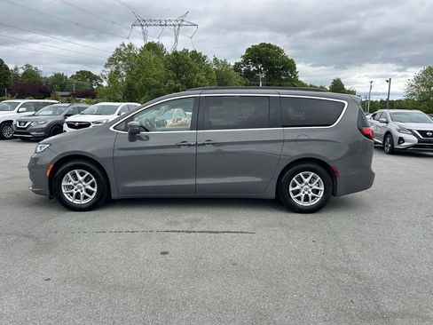 Used 2022 Chrysler Pacifica Touring-L FWD image 6