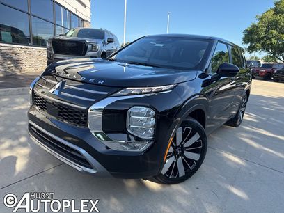 New 2025 Mitsubishi Outlander SE