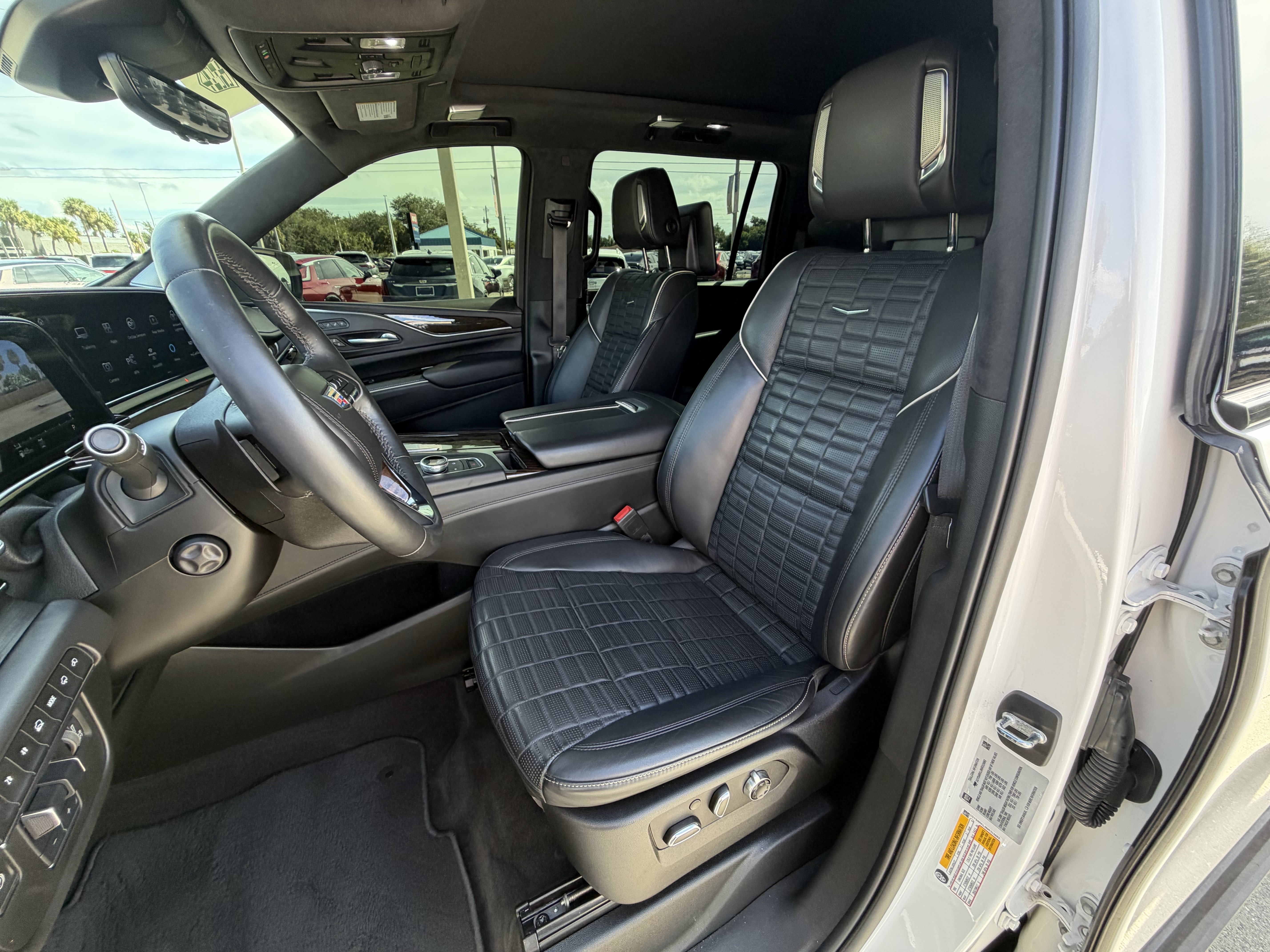 Certified 2022 Cadillac Escalade ESV Sport Platinum w/ LPO, ONYX Package AWD/4WD image 14