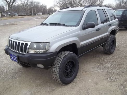 Used 2000 Jeep Grand Cherokee Laredo image 2