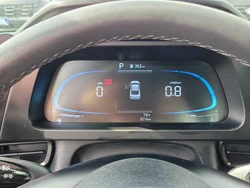 Certified 2025 Hyundai Elantra Sport w/ Cargo Package image 9