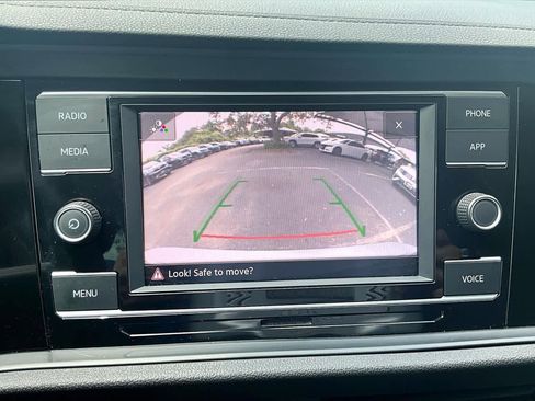 Used 2023 Volkswagen Jetta SE FWD image 27