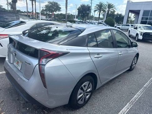 Used 2018 Toyota Prius Two w/ Prius Two Safety Plus Package FWD image 4