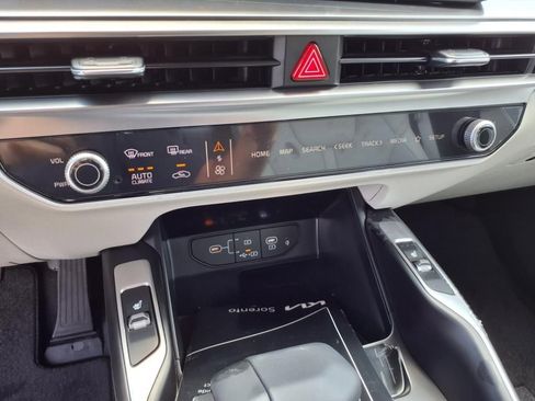New 2025 Kia Sorento S image 23