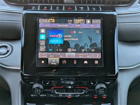 New 2025 Jeep Grand Cherokee L Laredo w/ Luxury Tech Group I image 19