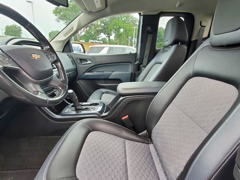 Used 2016 Chevrolet Colorado Z71 AWD/4WD image 3
