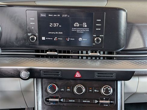 Used 2024 Kia Carnival LX image 18