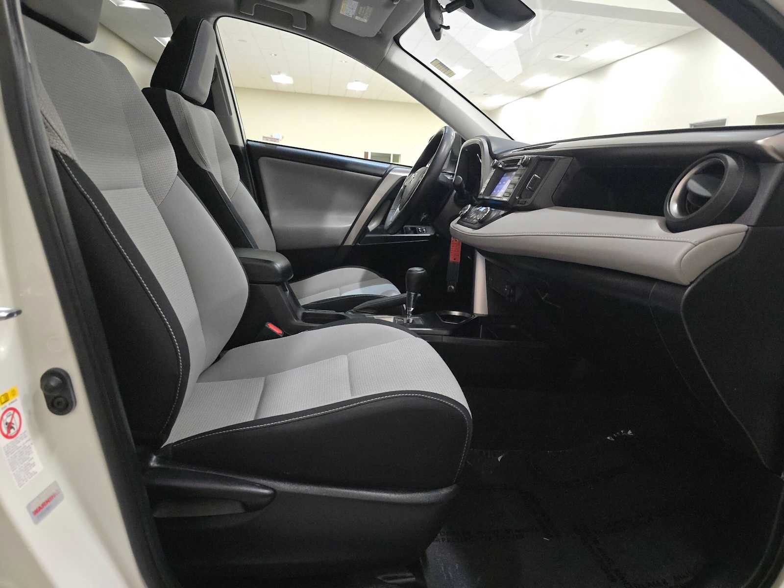 Used 2017 Toyota RAV4 XLE w/ All Weather Liner Package AWD/4WD image 26