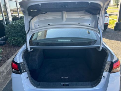 Used 2025 Nissan Versa SV image 29