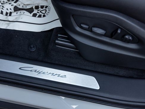 New 2026 Porsche Cayenne image 26