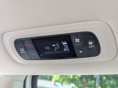Used 2023 Chrysler Voyager LX FWD image 25