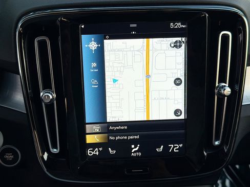 Used 2022 Volvo XC40 T5 Momentum image 33