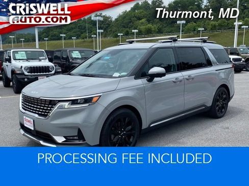Used 2023 Kia Carnival SX FWD image 1