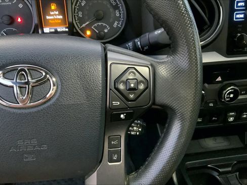 Used 2018 Toyota Tacoma TRD Sport w/ Technology Package AWD/4WD image 24