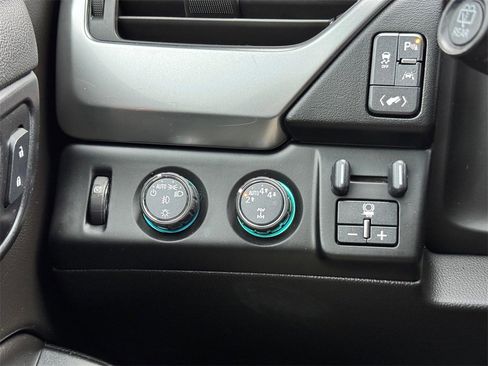 Used 2018 Chevrolet Tahoe LT w/ Luxury Package image 32