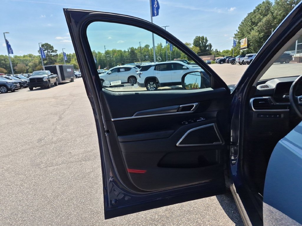 Used 2025 Kia Telluride S FWD image 14