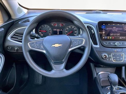 Used 2024 Chevrolet Malibu LT image 8