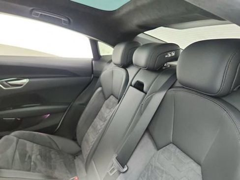 Used 2024 Audi e-tron GT Prestige w/ Prestige Package image 29