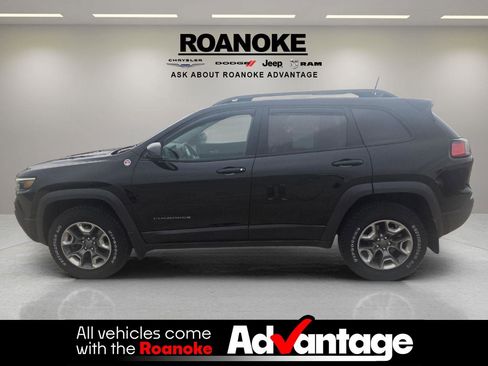 Used 2019 Jeep Cherokee Trailhawk image 6
