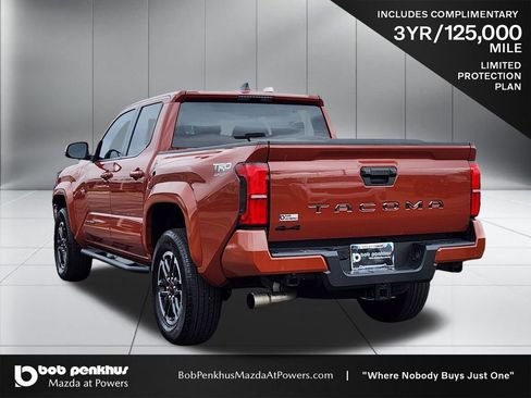 Used 2025 Toyota Tacoma TRD Sport AWD/4WD image 27