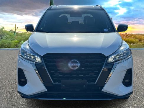 Used 2024 Nissan Kicks SR w/ SR Premium Package image 8