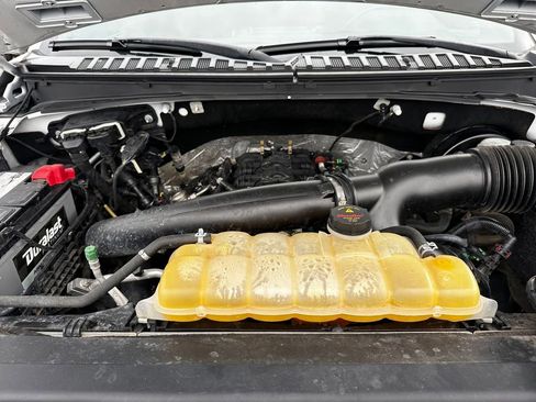 Used 2018 Ford Expedition XLT w/ Equipment Group 201A image 18