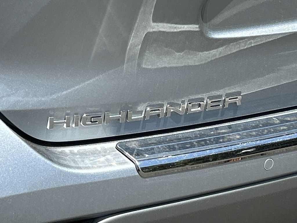 Used 2021 Toyota Highlander Platinum FWD image 33