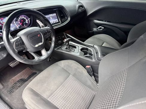 Used 2019 Dodge Challenger R/T w/ Driver Convenience Group RWD image 9