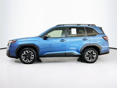 Used 2025 Subaru Forester Premium AWD/4WD image 4