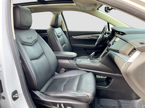 Used 2019 Cadillac XT5 Luxury image 29