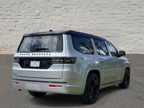 Used 2022 Jeep Grand Wagoneer Series II AWD/4WD image 5