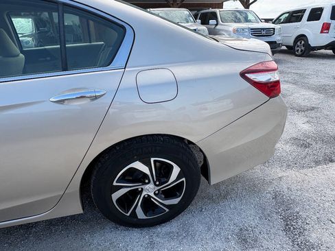 Used 2017 Honda Accord LX image 6