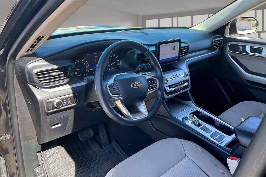 Used 2023 Ford Explorer XLT RWD image 16