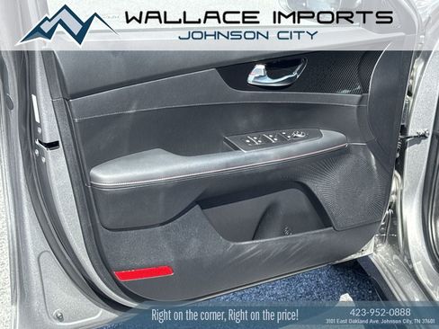 Used 2022 Kia Forte GT FWD image 12